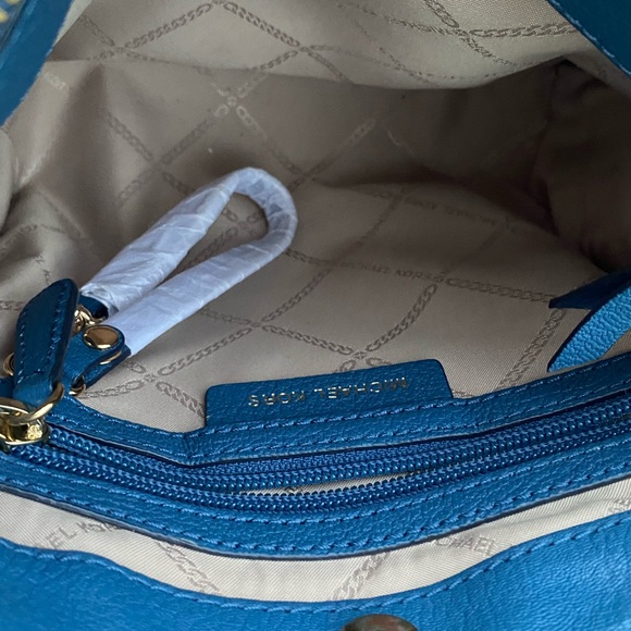 NOWT Michael Kors Teal Mini Bag with Gold Chain $328 Retail - Picture 3 of 4